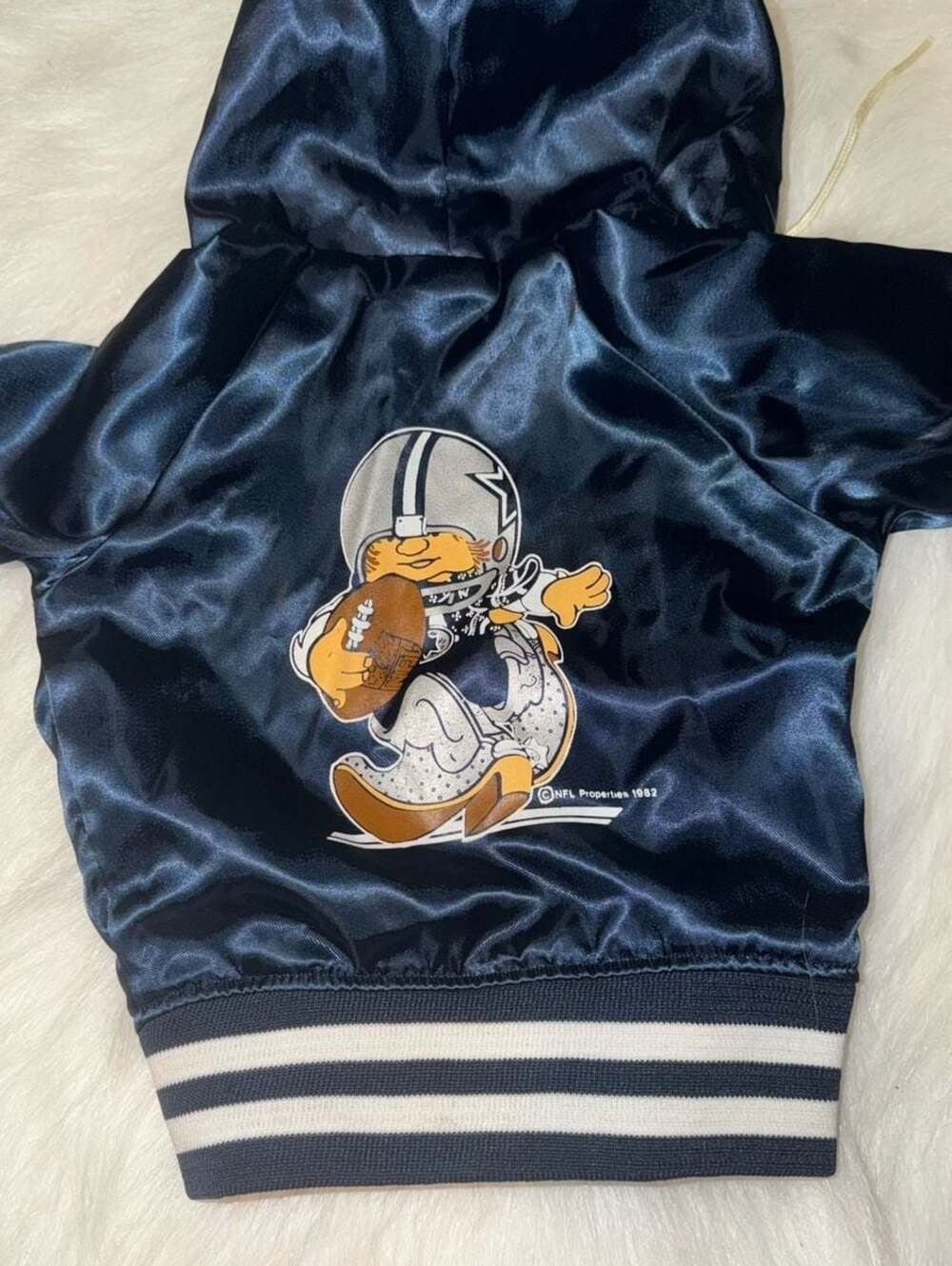 Vintage 1982 Chalk Line Dallas Cowboys NFL Huddles Satin Baby Jacket Size 6 Mont - Picture 4 of 5